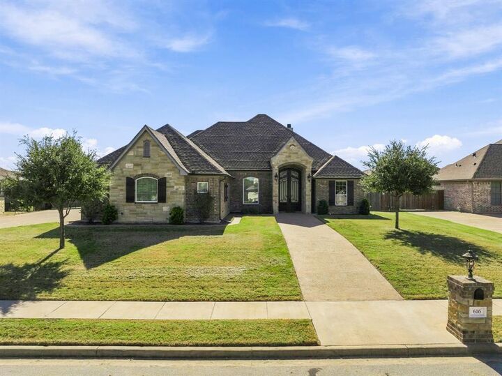 Property Photo: 616 Hunton Lane TX 76706
