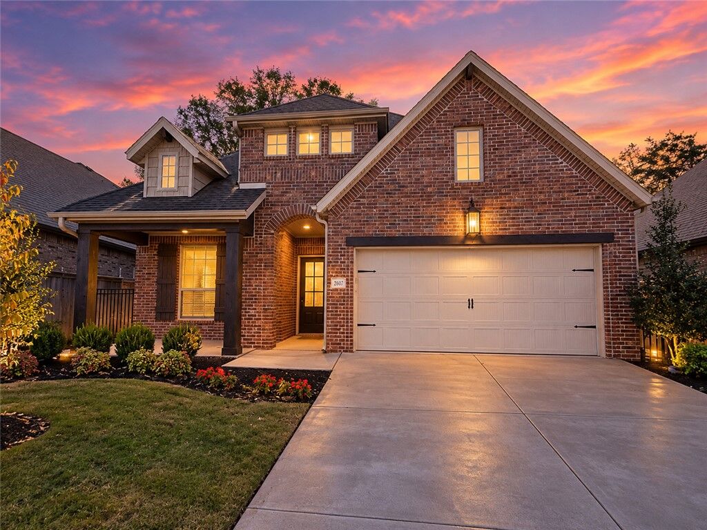 Property Photo:  2607 SW Hampton Avenue  AR 72713 