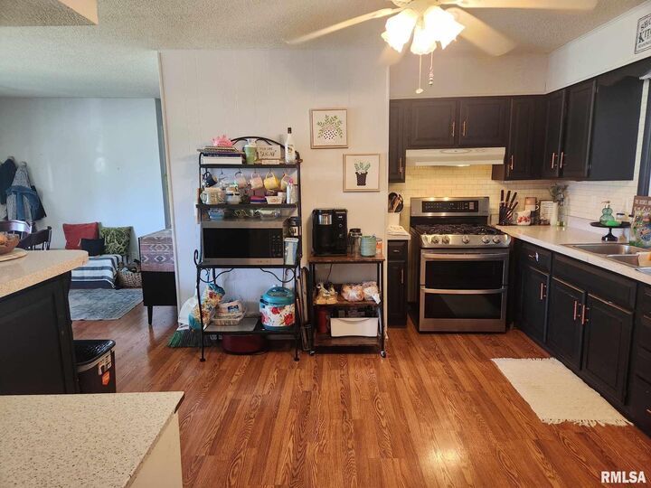 Property Photo: 518 E Bidwell Street IL 62568