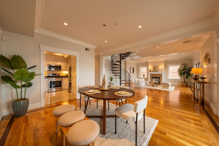 Property Photo: 195 Webster St 3 MA 02128