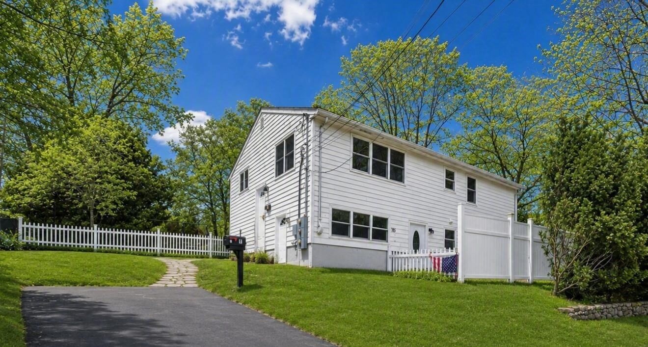 Property Photo:  150 Grove St 1  MA 02132 