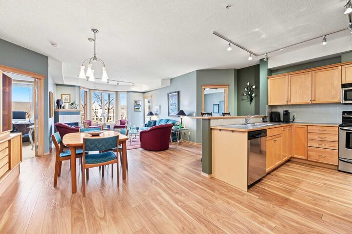 Property Photo: 15 Everstone Drive SW 330 AB T2Y 5B5