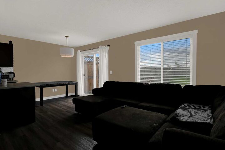 Property Photo:  8445 101 Avenue  AB T8X 0R1 
