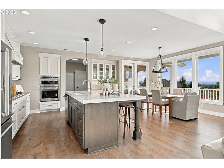 Property Photo:  5122 Heron Dr  OR 97068 