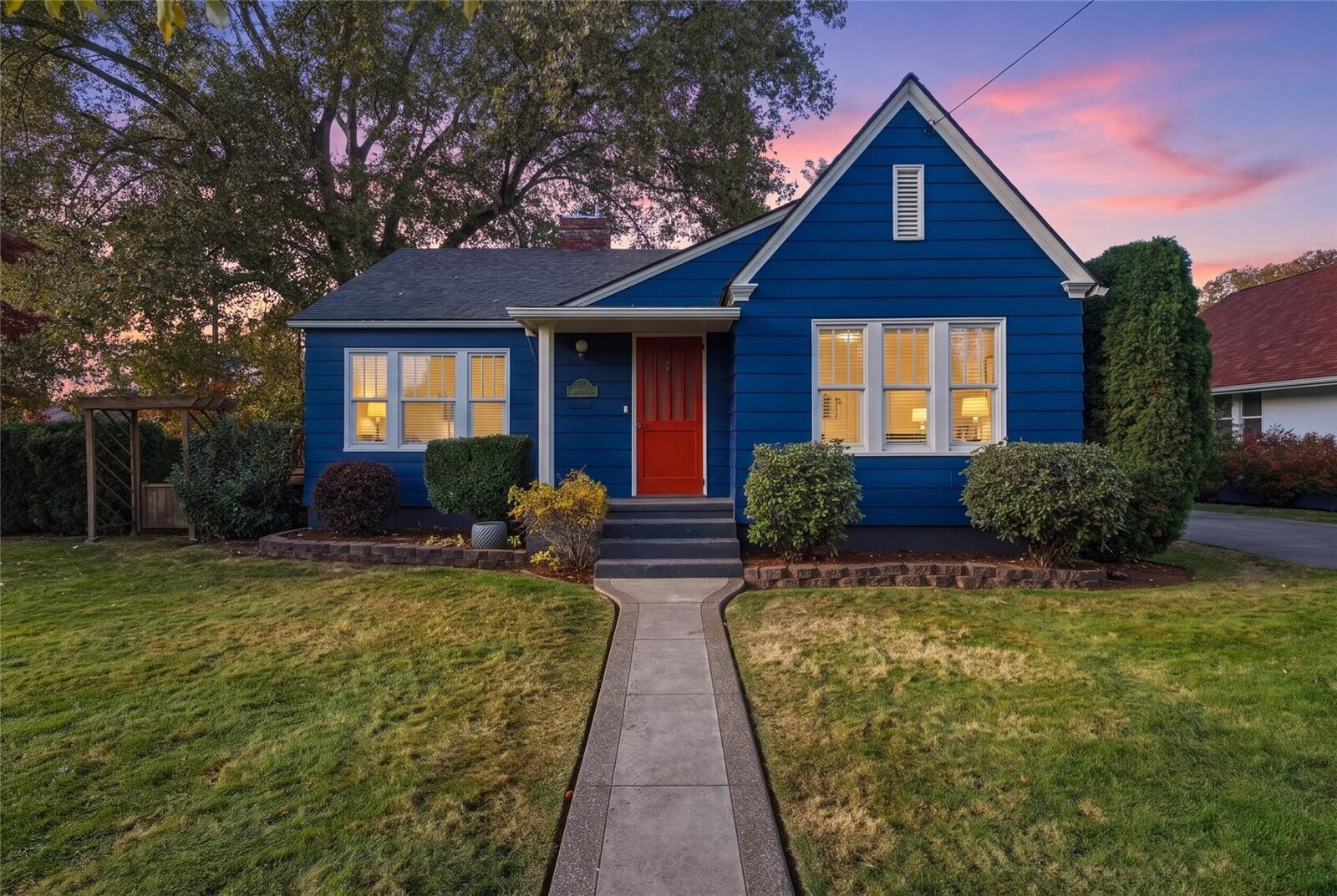 Property Photo:  920  Catherine Street  WA 99362 