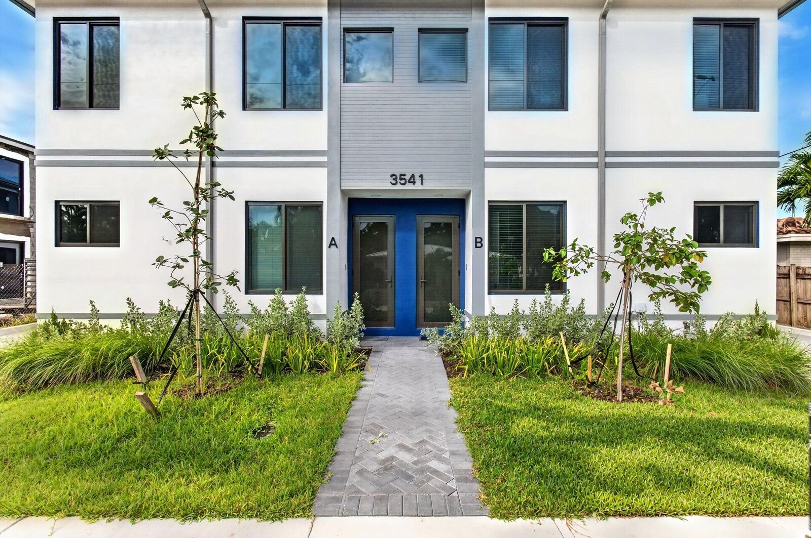 Property Photo:  3541 NE 13th Avenue Unit A  FL 33334 