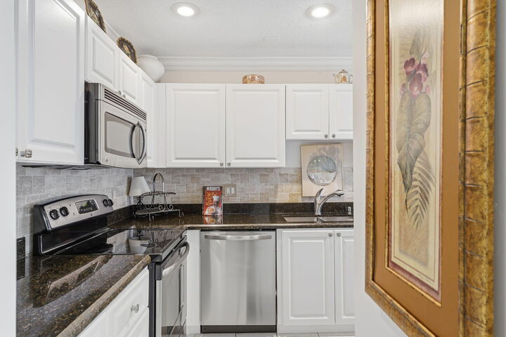 Property Photo:  2480 Juniper Drive  FL 33445 