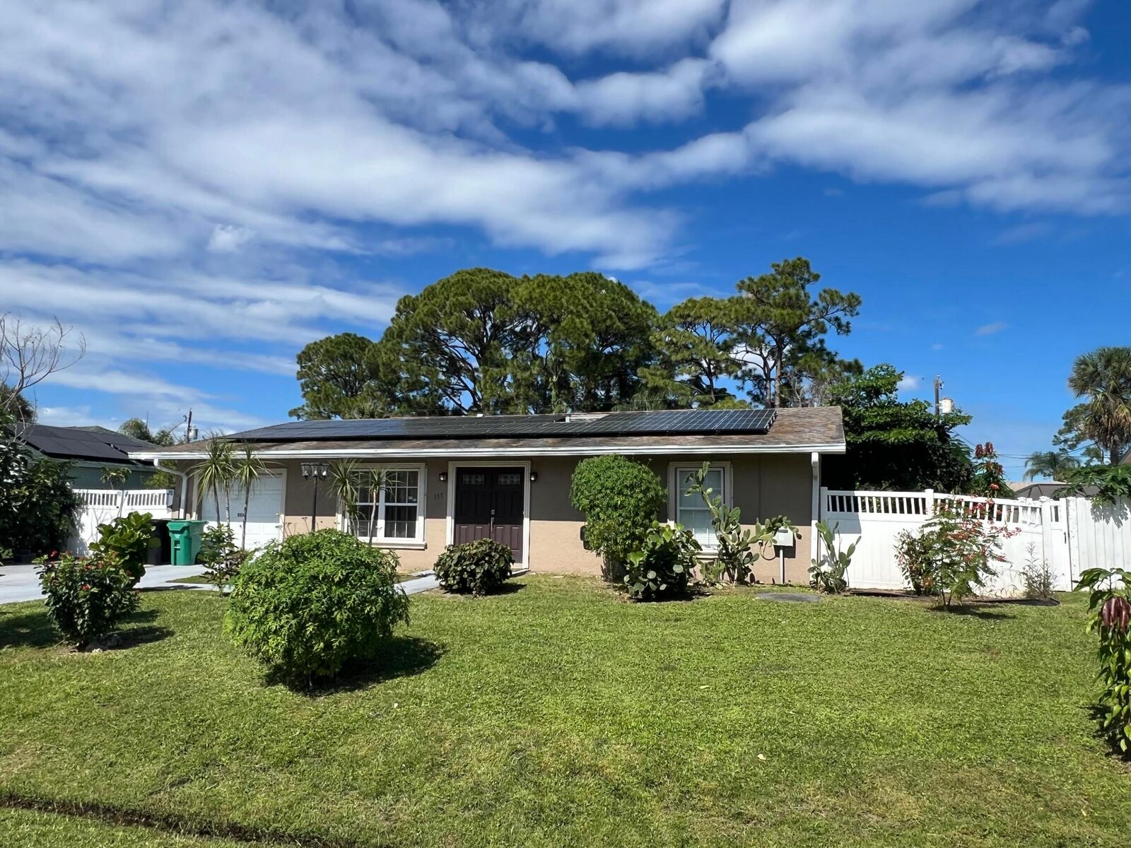 Property Photo: 557 NW Sherbrooke Avenue FL 34983