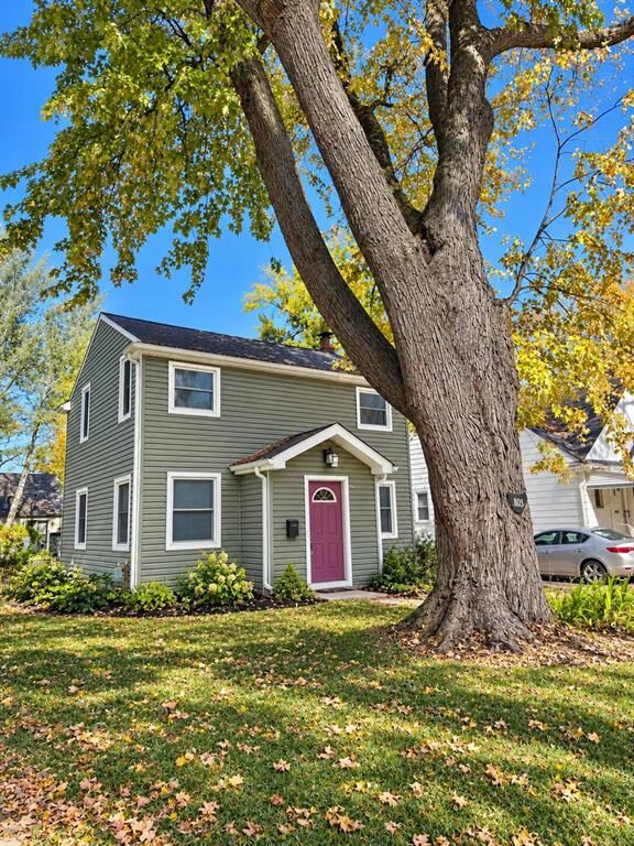 Property Photo:  803 E 3rd Street  MI 48067 