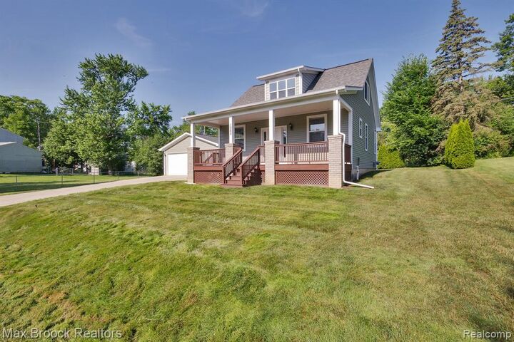 Property Photo: 1080 Oregon Boulevard MI 48327