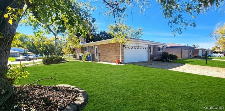 Property Photo: 2652 Agustina Drive MI 48091