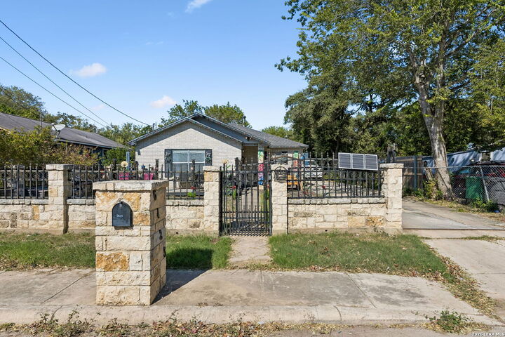 Property Photo: 6423 Tahoka St TX 78227