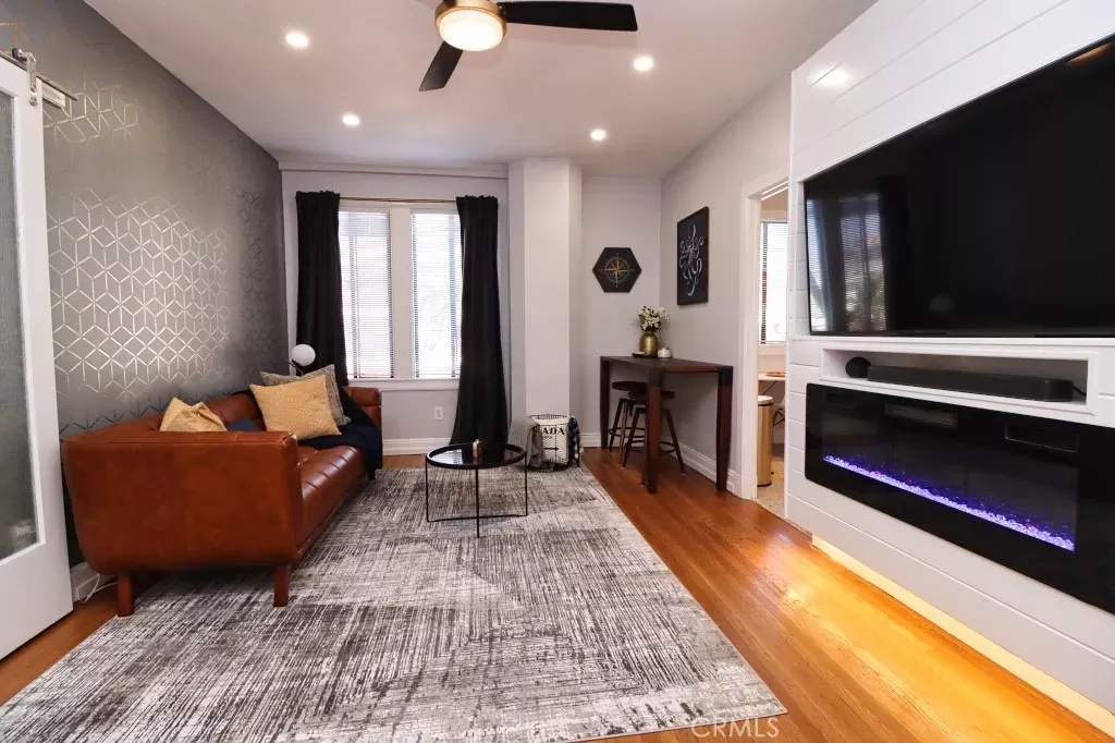 Property Photo: 315 W 3rd CA 90802