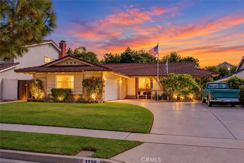 Property Photo: 1116 Havenhurst Drive CA 92821