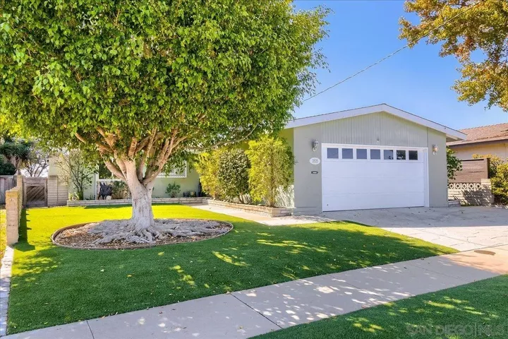 Property Photo: 3535 Gaylord Ct CA 92117
