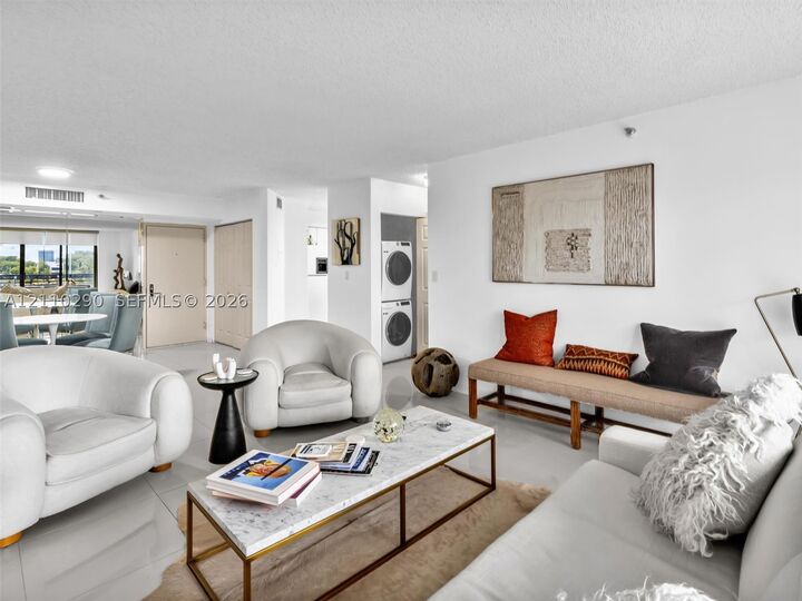 Property Photo: 3530 Mystic Pointe Dr 303 FL 33180