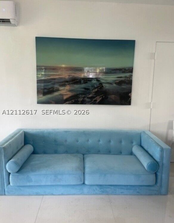 Property Photo: 1604 Drexel Ave 201 FL 33139