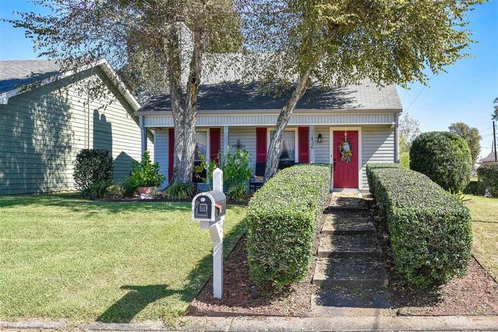 Property Photo: 436 Woodway Drive LA 70663
