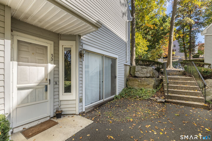 Property Photo:  20 East Pembroke Road 30  CT 06811 