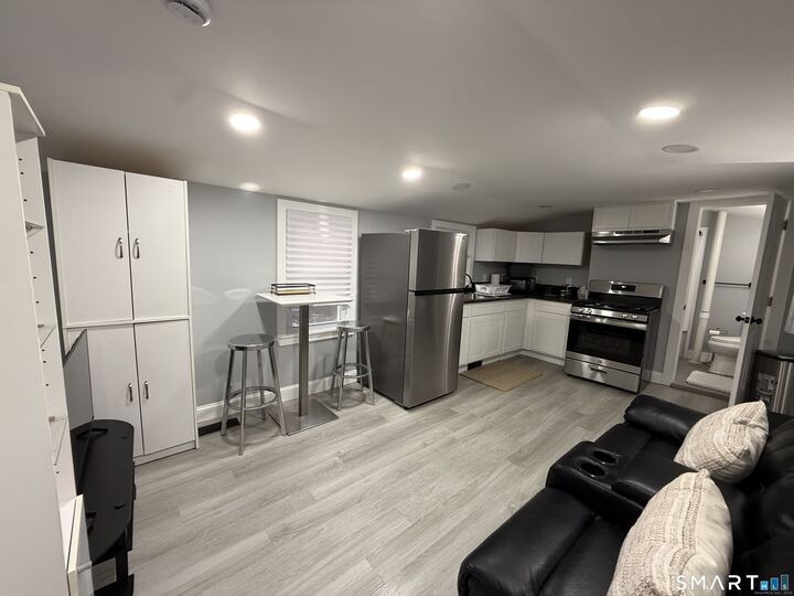 Property Photo:  465 James Farm Road  CT 06614 