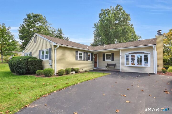 Property Photo: 7 Dogwood Lane CT 06111