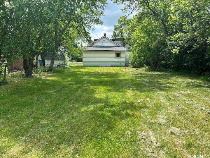 Property Photo:  1113 Valley Street  SK S4A 0E3 