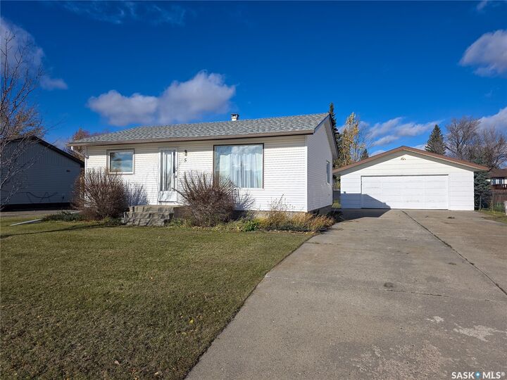 Property Photo:  5 Centennial Crescent  SK S0A 2P0 