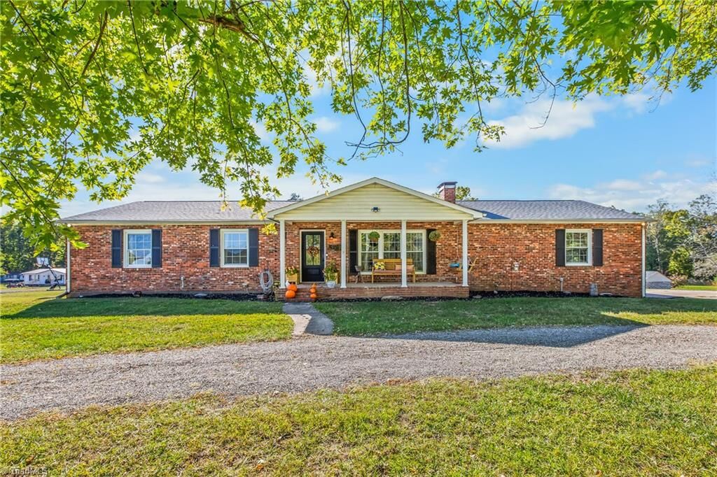 Property Photo:  1697 Nc Highway 772  NC 27042 