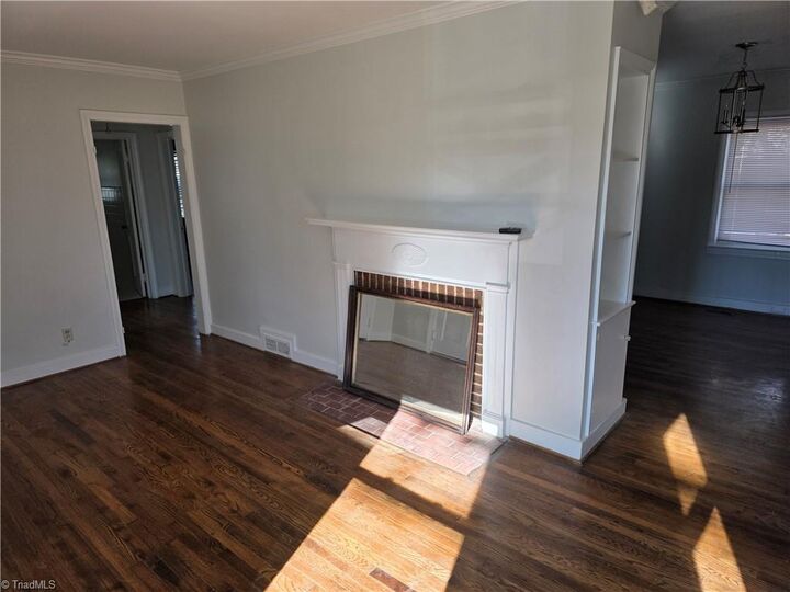 Property Photo:  208 W Newlyn Street  NC 27408 