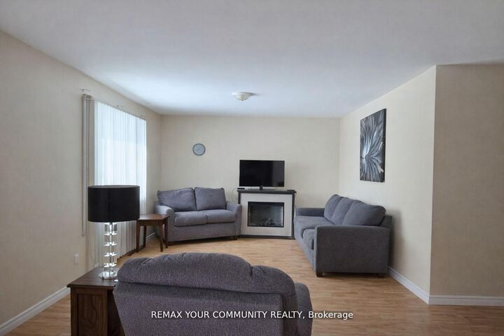 Property Photo:  3414 Lee Avenue Upper  ON L0K 1G0 