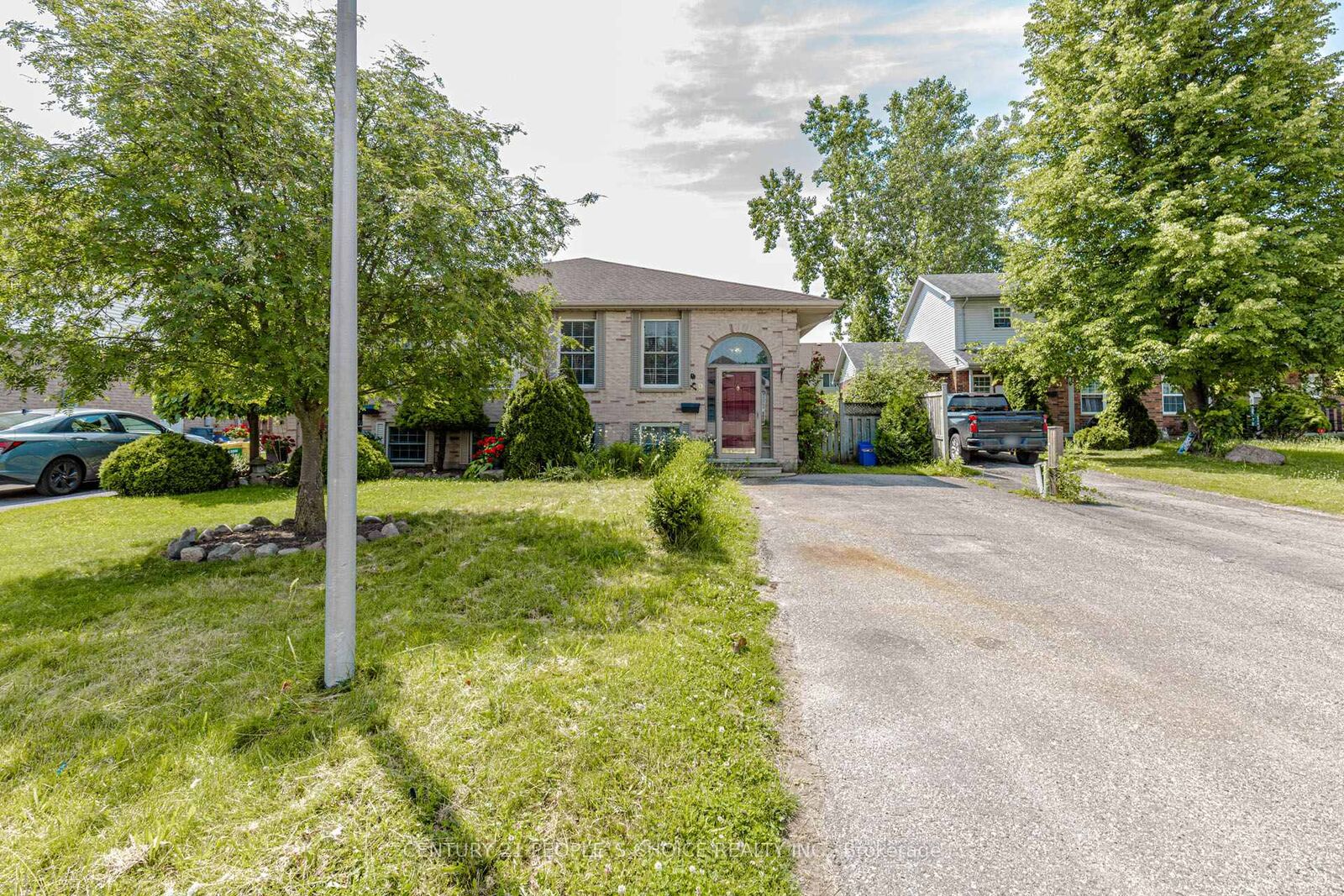 Property Photo:  29 Julia Court Main Floor  ON N5V 4X1 
