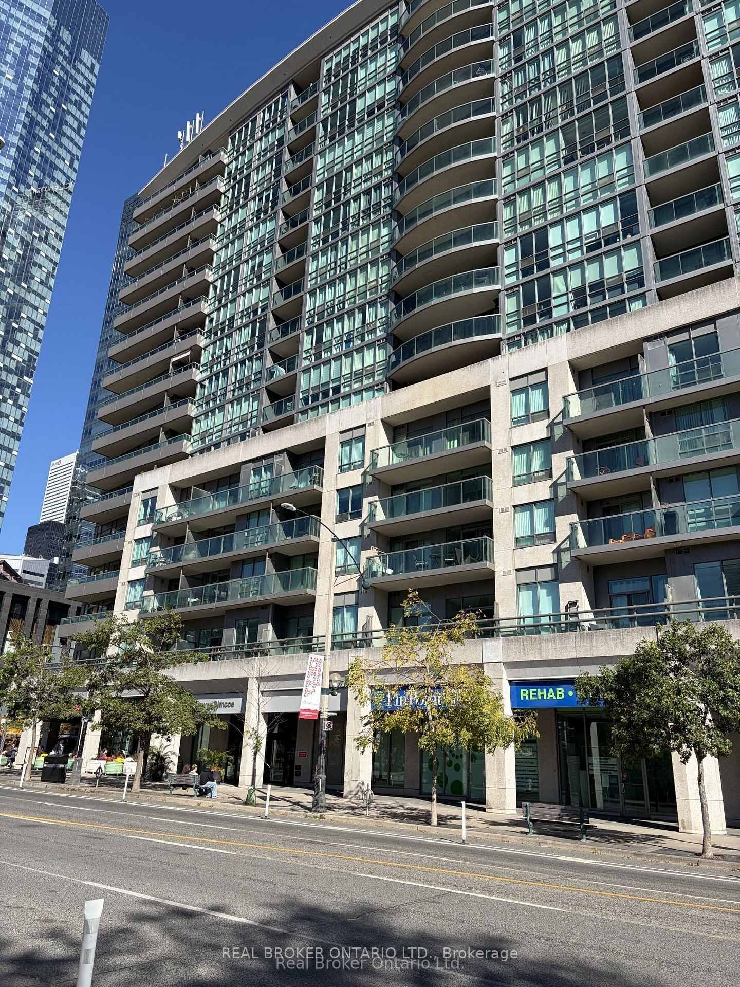 Property Photo: 51 Lower Simcoe Street 605 ON M5J 3A2