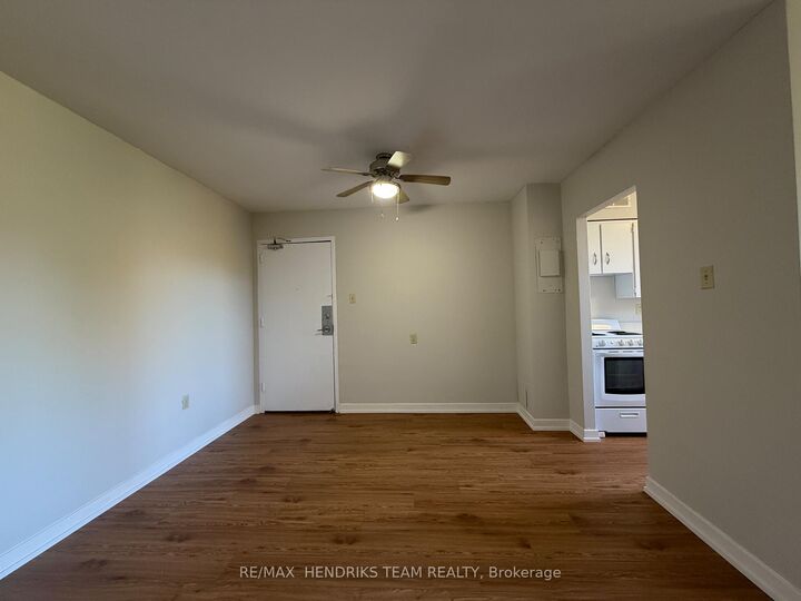 Property Photo: 156 Fitch Street 205 ON L3C 4V6