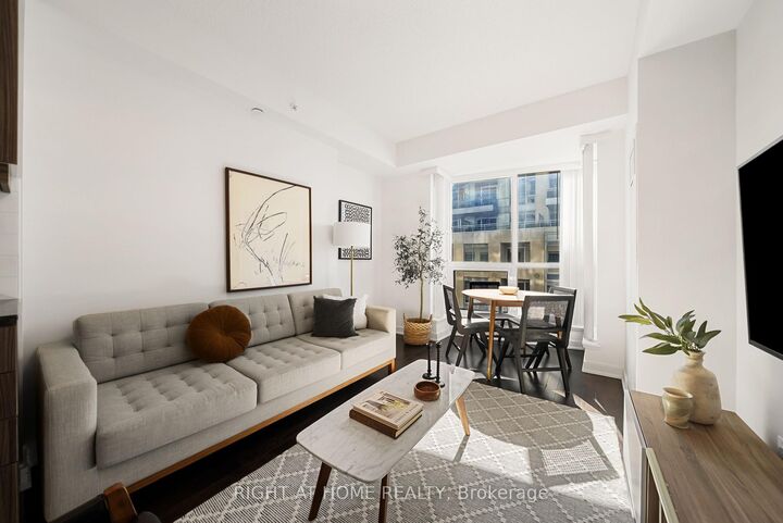 Property Photo: 9201 Yonge Street 610 ON L4C 1H9