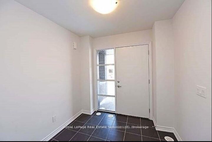 Property Photo:  3050 Postridge Drive  ON L6H 0R9 