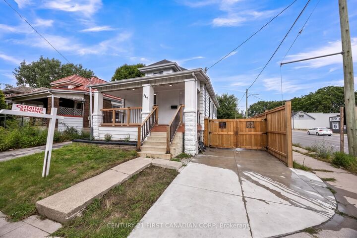 Property Photo: 328 Oakland Avenue ON N5W 4J6
