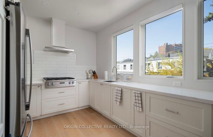 Property Photo:  8 Oakdene Crescent  ON M4J 4H9 