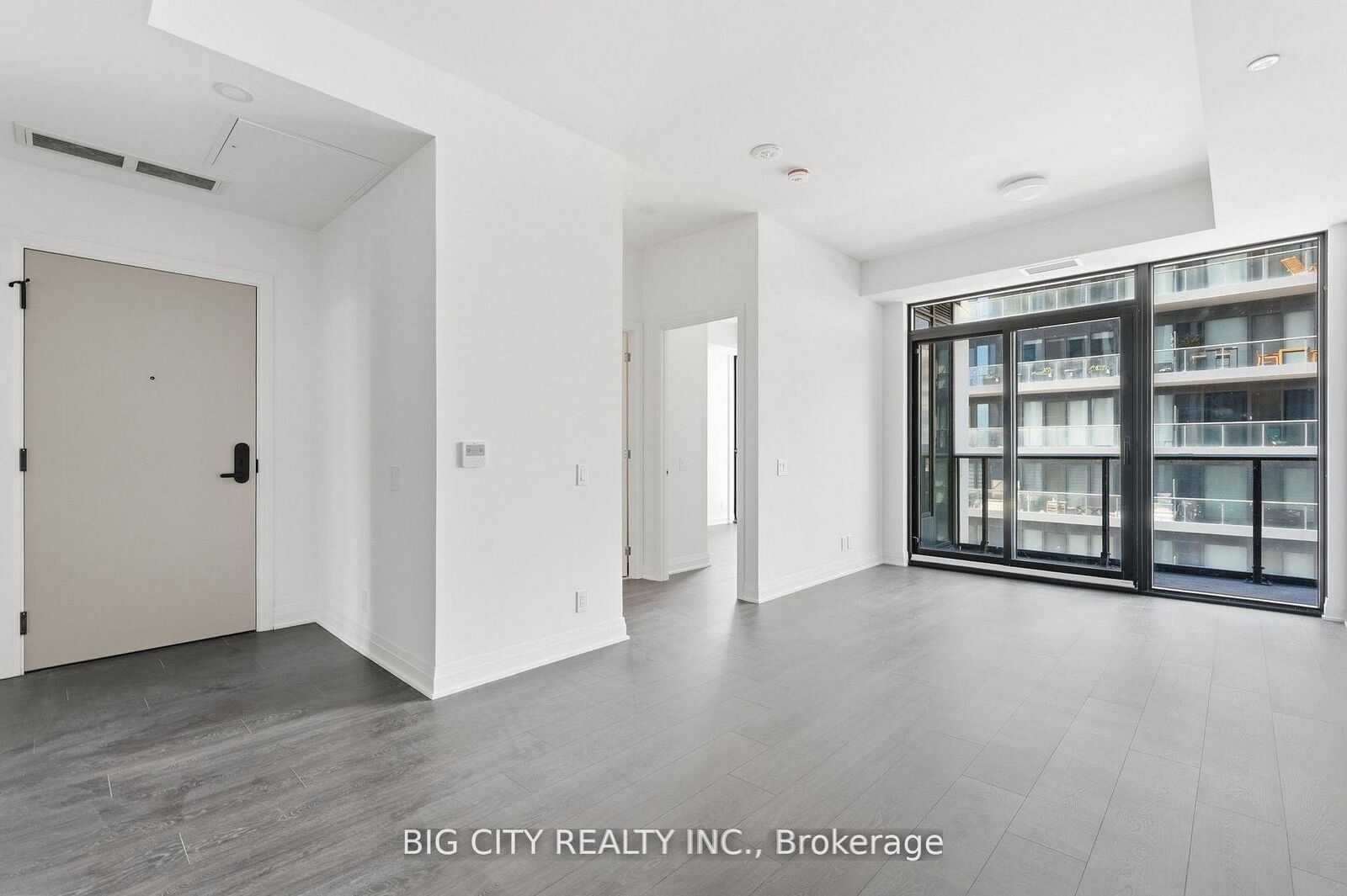Property Photo:  25 Frederick Todd Way 2305  ON M4G 0C9 