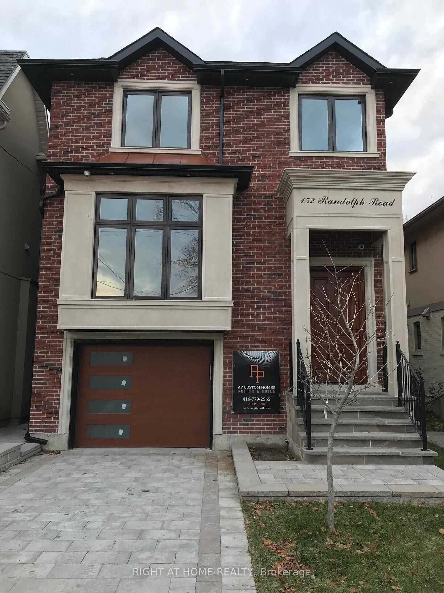 Property Photo: 152 Randolph Road ON M4G 3S4