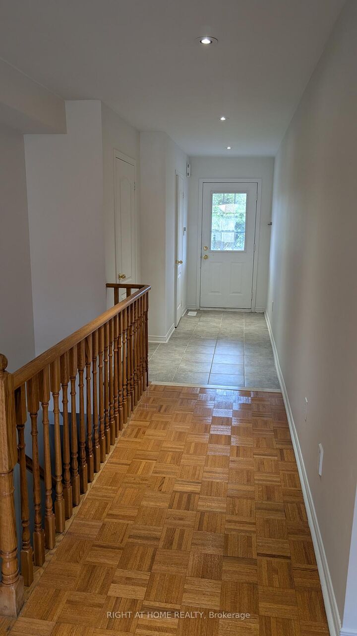 Property Photo: 770 Othello Court 24 ON L5W 1Y2