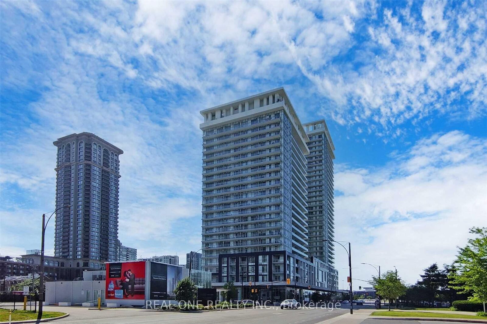 Property Photo: 365 Prince Of Wales Drive 2208 ON L5B 0G6