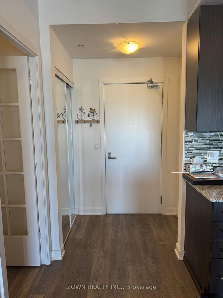 Property Photo:  4655 Glen Erin Drive 1409  ON L5M 0Z1 