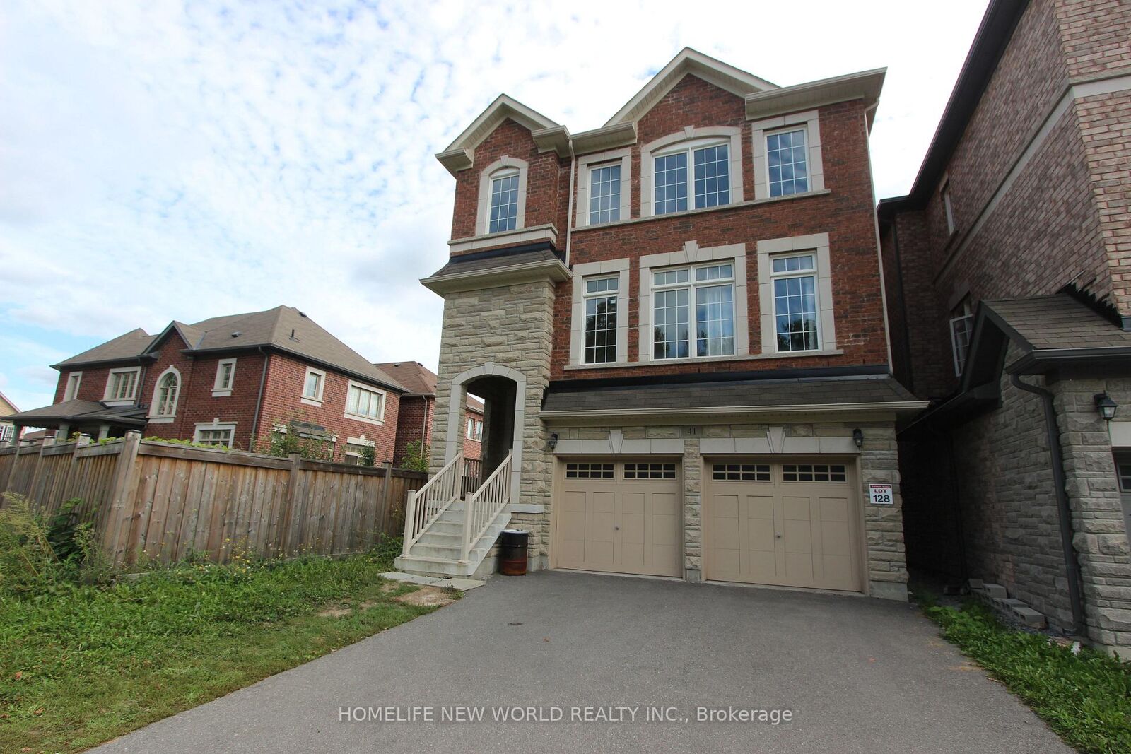 Property Photo: 41 Pulpwood Crescent 2nd Master Bedroom ON L4E 0V1