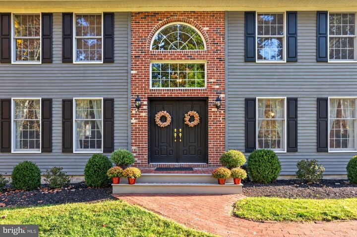 Property Photo:  9 Downe Circle  NJ 08055 