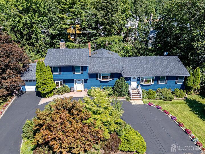 Property Photo:  48 Frost Avenue W  NJ 08820 