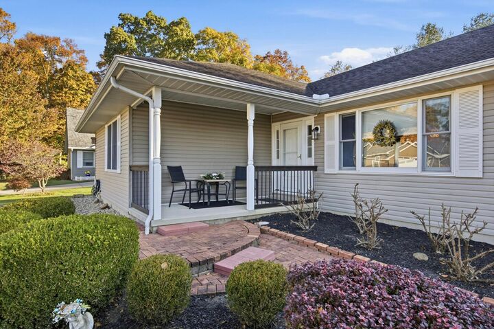 Property Photo:  2282 Carper Street  OH 43130 