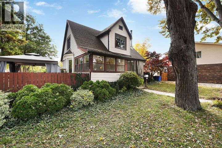 Photo de la propriété: 7075 Edgar Street ON N8S 2A8