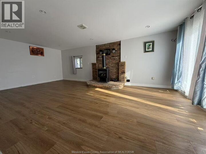 Property Photo:  307 Sacred Heart Drive  ON N9J 1T1 