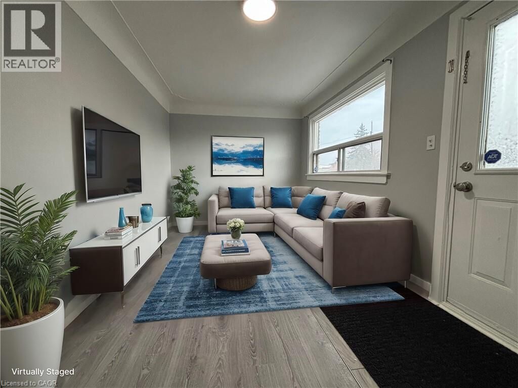 Property Photo:  46 Delena Avenue South 1  ON L8H 1B6 