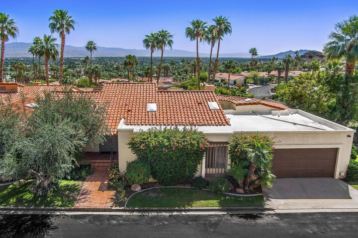 Property Photo:  40160 Paseo Corto  CA 92270 